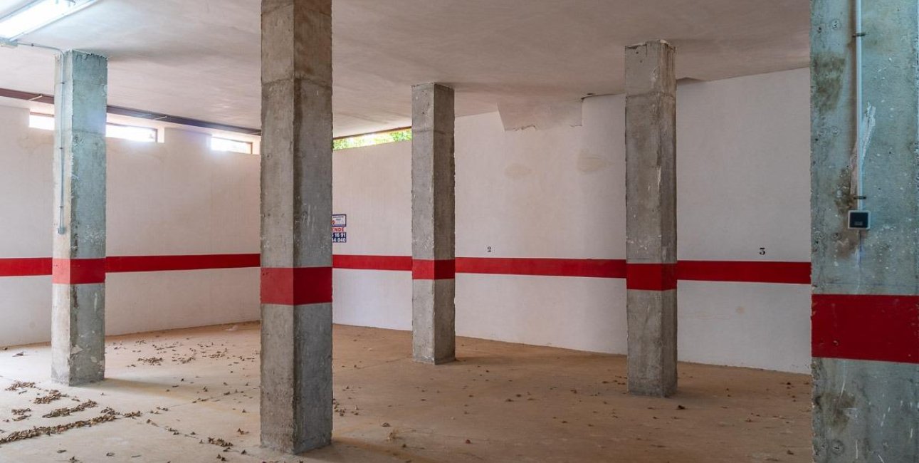 Reventa - Garaje -
Orihuela Costa - Montezenia