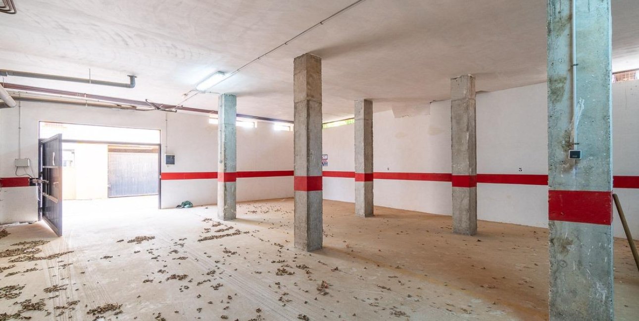 Reventa - Garaje -
Orihuela Costa - Montezenia