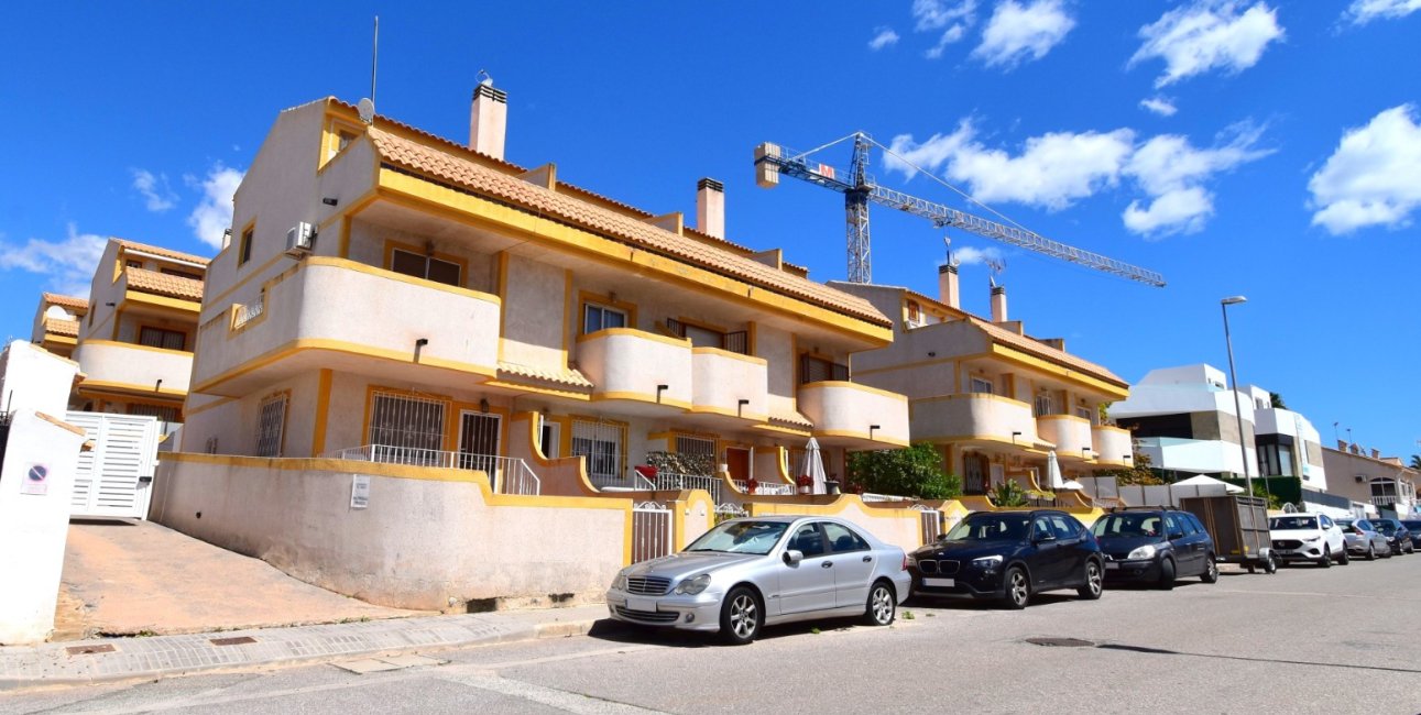 Resale - Townhouse -
Orihuela Costa - Los Altos