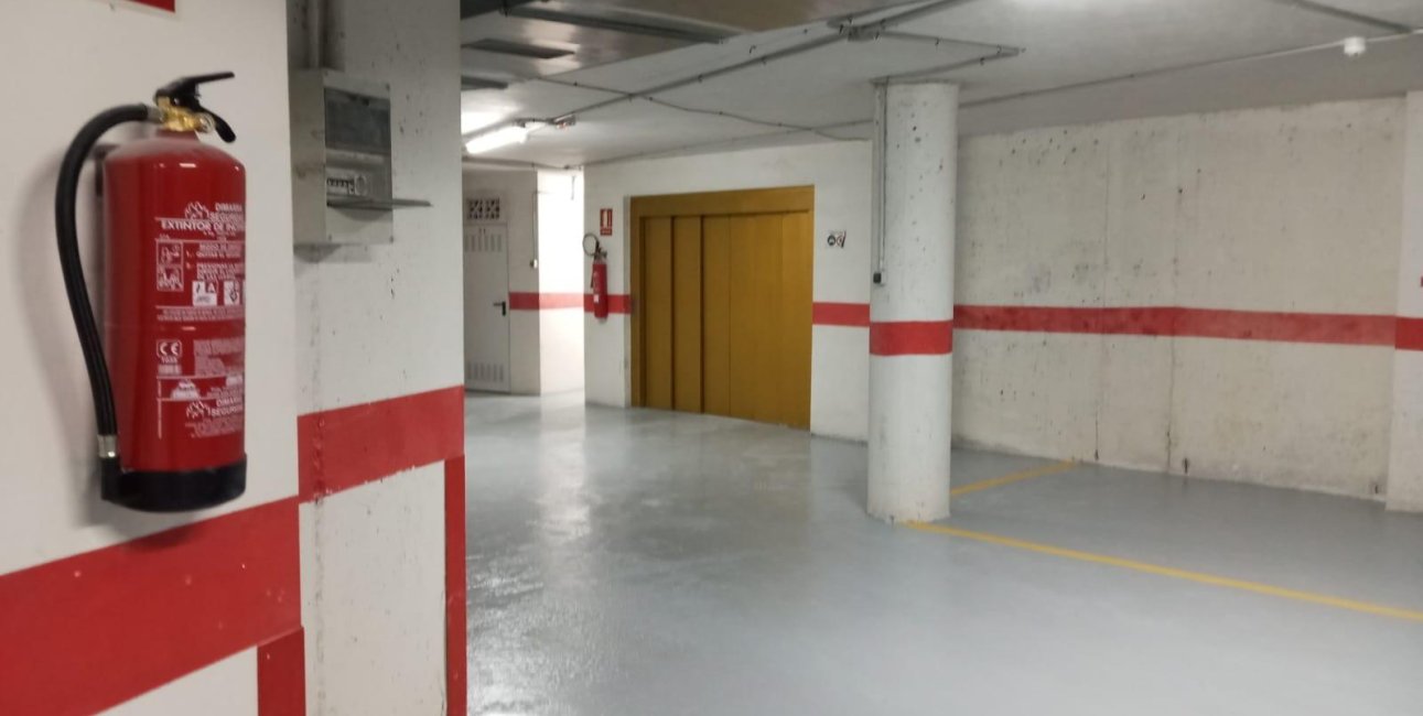 Resale - Garage -
Torrevieja - La Mata