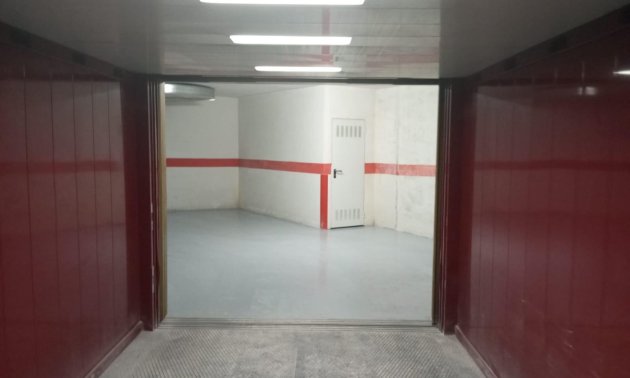 Resale - Garage -
Torrevieja - La Mata