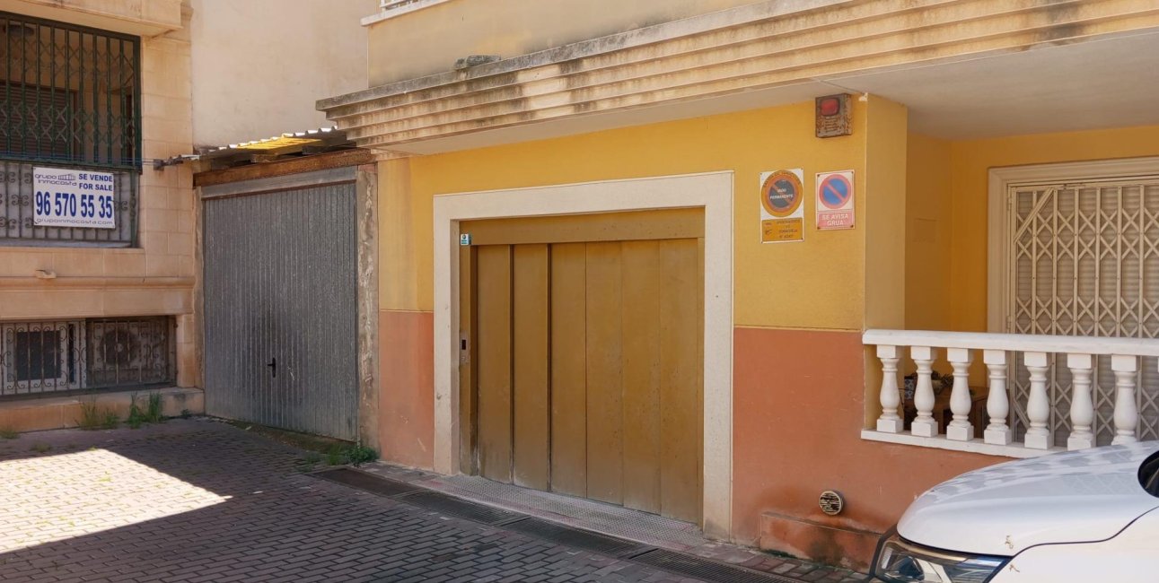 Resale - Garage -
Torrevieja - La Mata