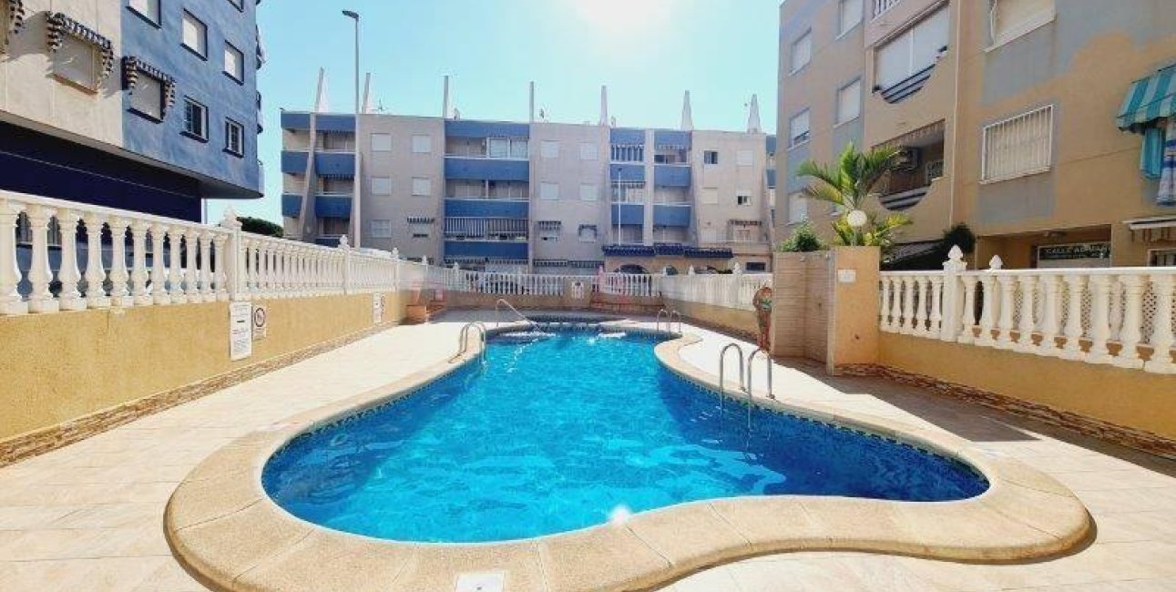 Resale - Apartment / flat -
Torrevieja - La Mata