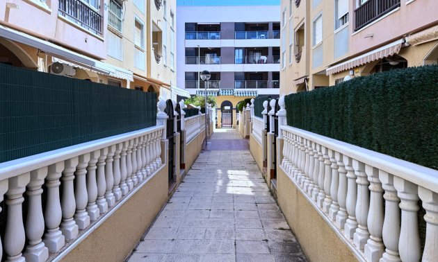 Resale - Apartment / flat -
Torrevieja - La Mata