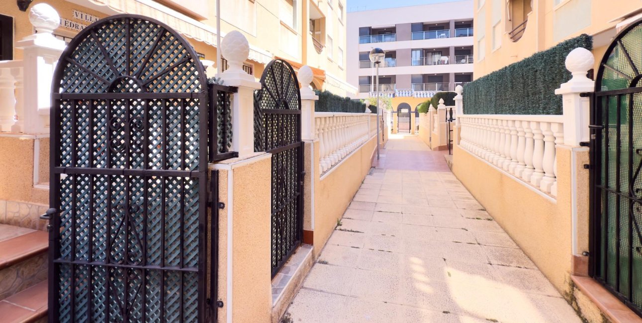 Resale - Apartment / flat -
Torrevieja - La Mata