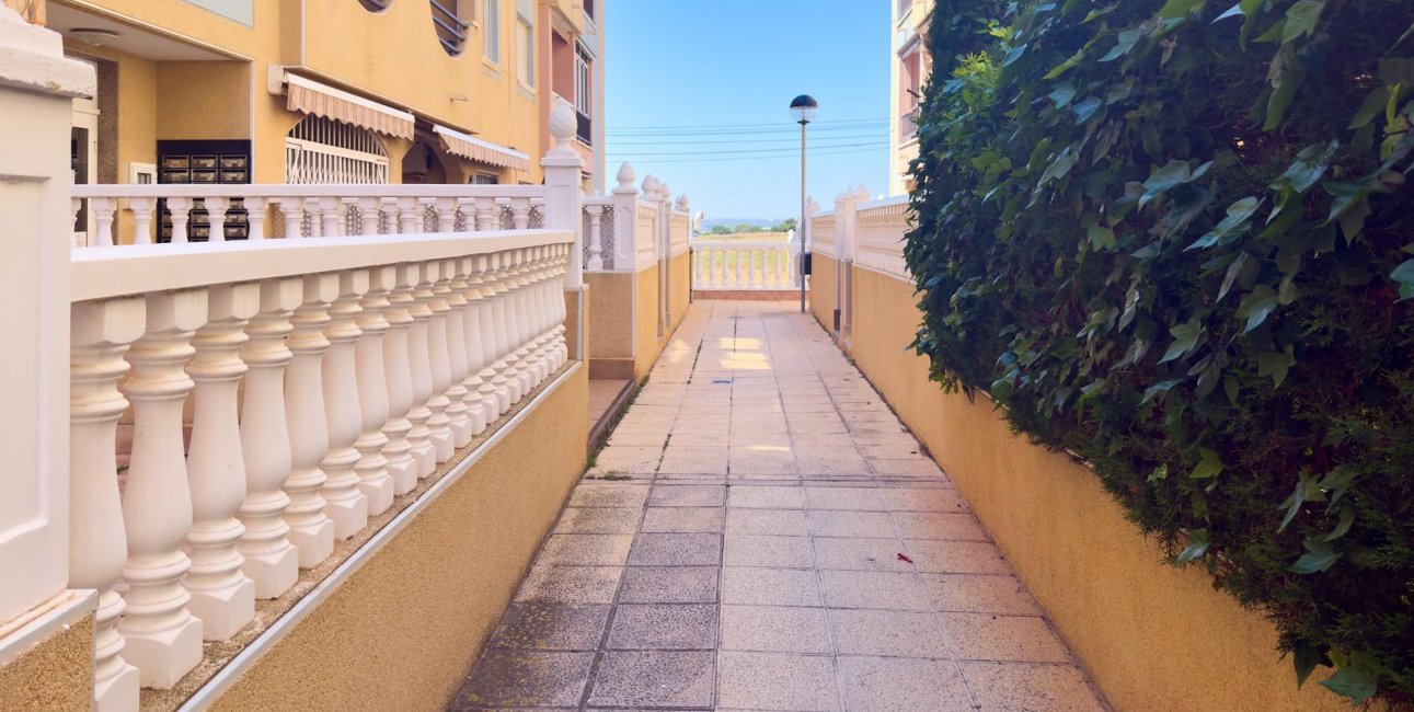 Resale - Apartment / flat -
Torrevieja - La Mata