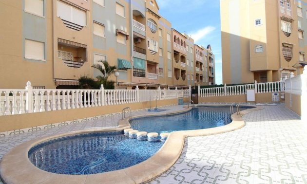 Resale - Apartment / flat -
Torrevieja - La Mata
