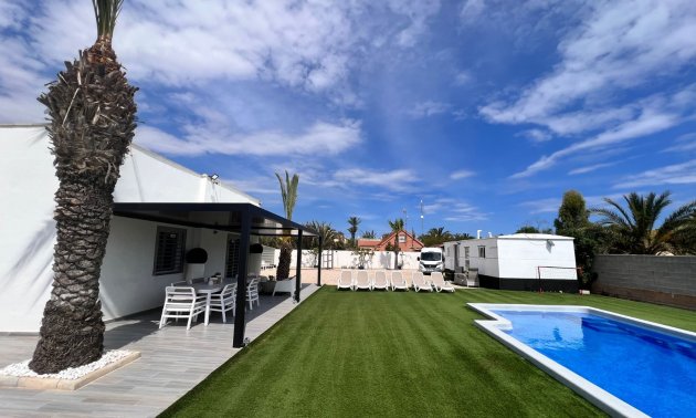 Resale - Country House -
Alicante - La Marina
