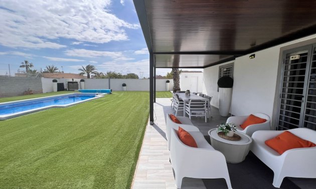 Resale - Country House -
Alicante - La Marina