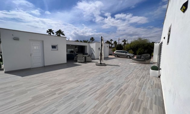 Resale - Country House -
Alicante - La Marina