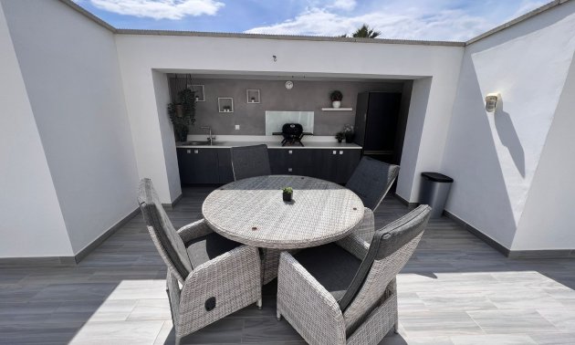 Resale - Country House -
Alicante - La Marina