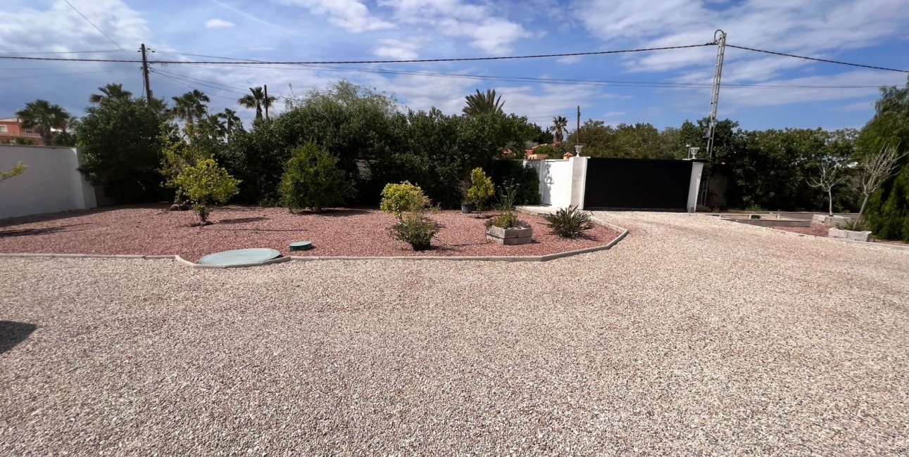 Resale - Country House -
Alicante - La Marina