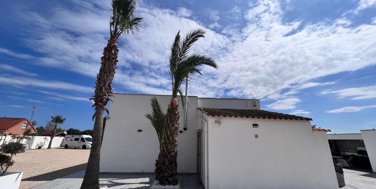 Resale - Country House -
Alicante - La Marina