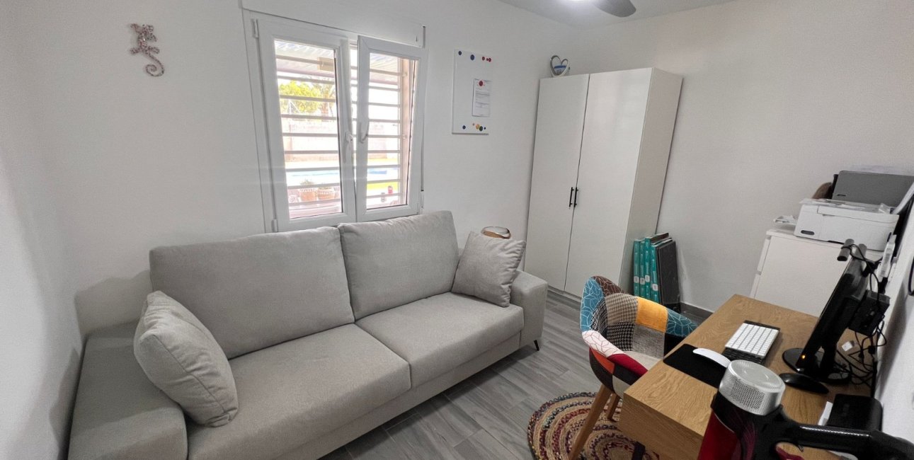 Resale - Country House -
Alicante - La Marina