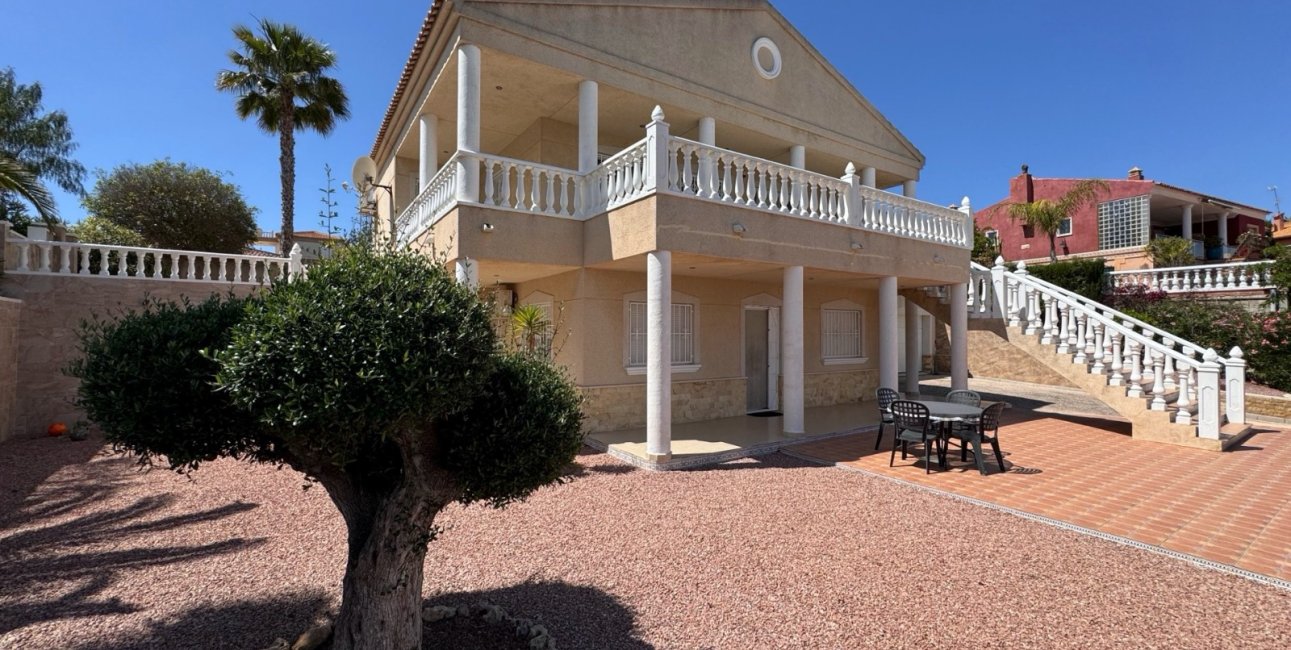 Resale - Villa -
Algorfa - Lomas de La Juliana