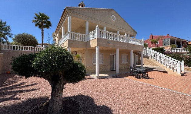 Resale - Villa -
Algorfa - Lomas de La Juliana