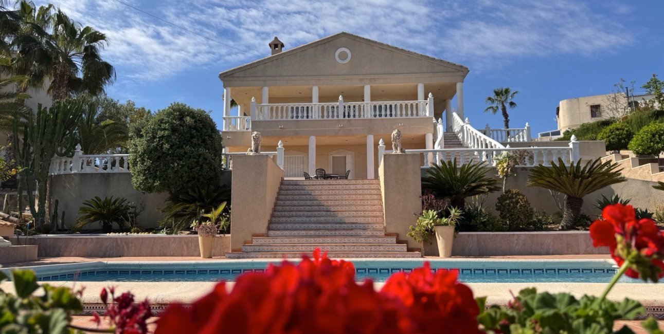 Resale - Villa -
Algorfa - Lomas de La Juliana