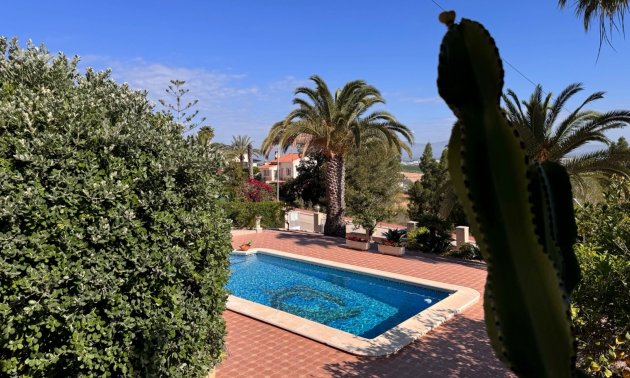 Resale - Villa -
Algorfa - Lomas de La Juliana