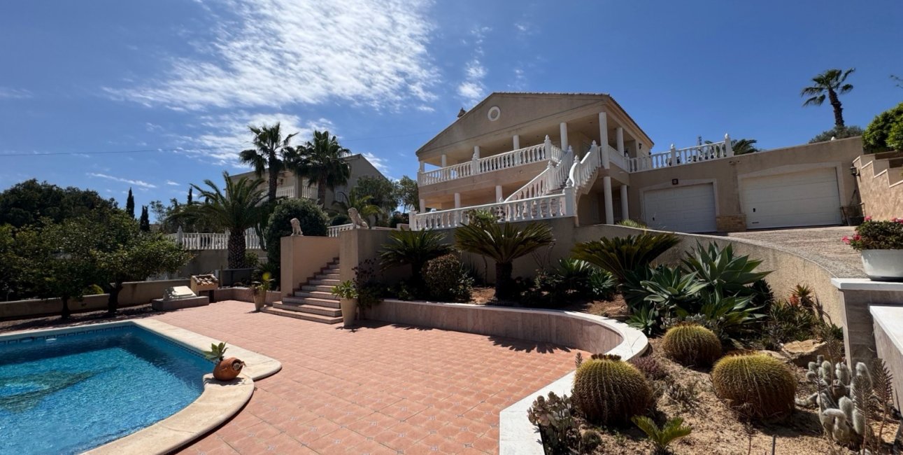 Resale - Villa -
Algorfa - Lomas de La Juliana