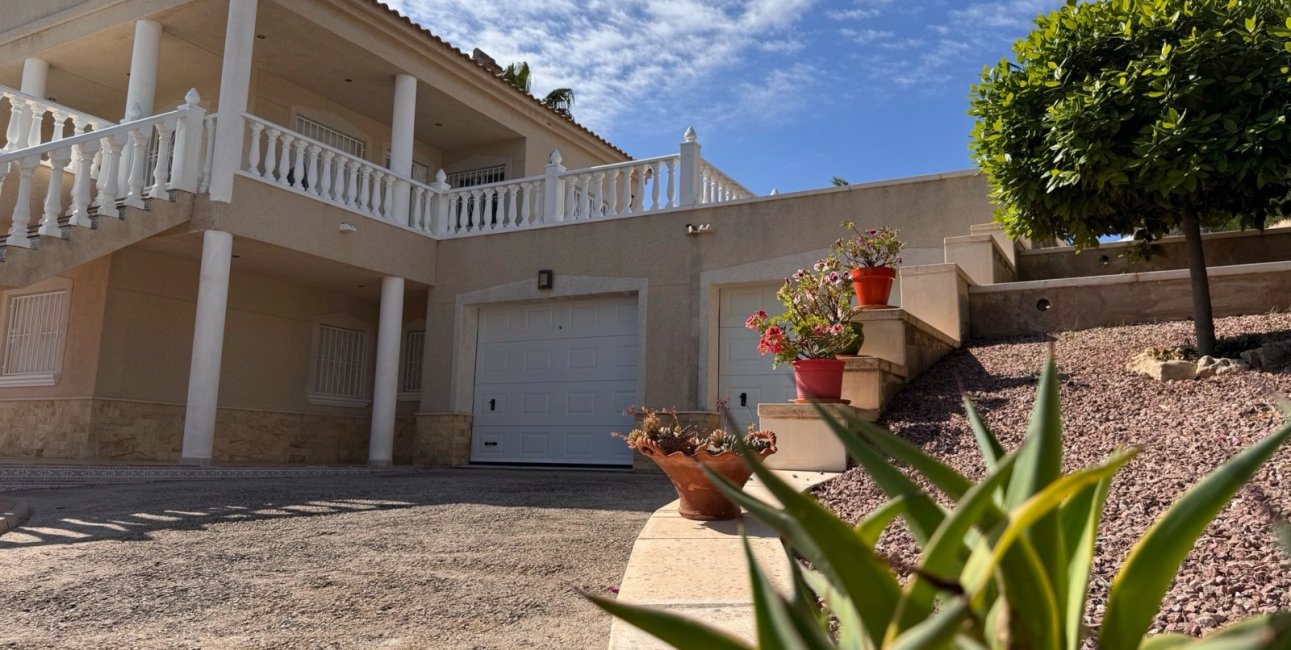 Resale - Villa -
Algorfa - Lomas de La Juliana