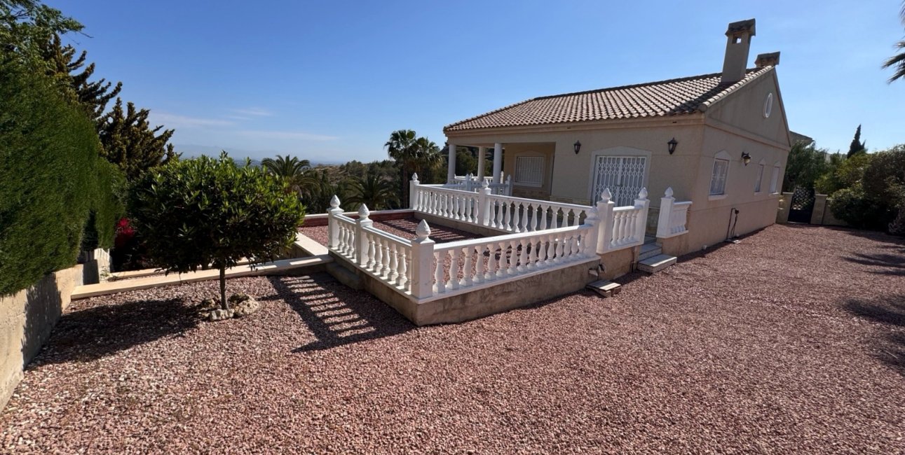 Resale - Villa -
Algorfa - Lomas de La Juliana