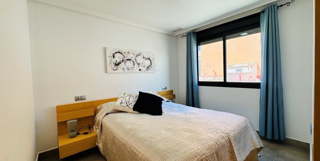 Resale - Apartment / flat -
Torrevieja - La Mata