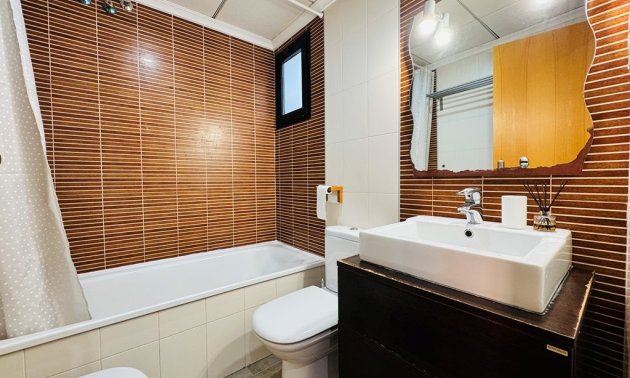 Resale - Apartment / flat -
Torrevieja - La Mata