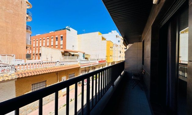 Resale - Apartment / flat -
Torrevieja - La Mata