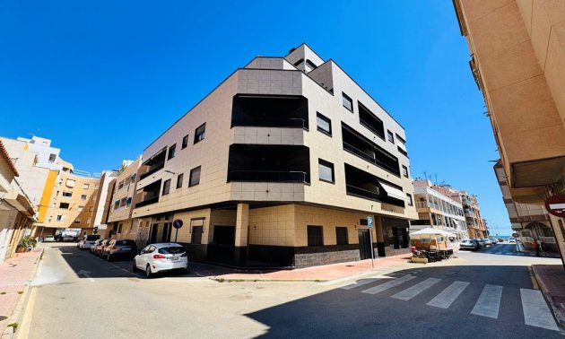 Resale - Apartment / flat -
Torrevieja - La Mata