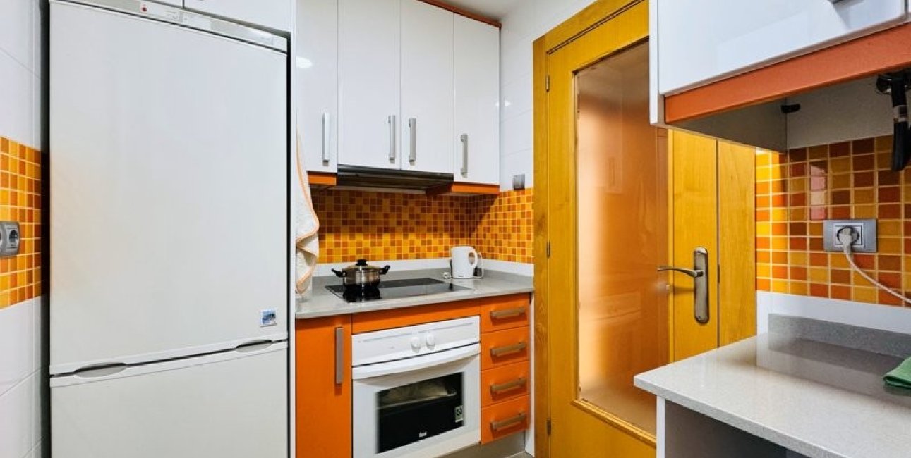 Resale - Apartment / flat -
Torrevieja - La Mata