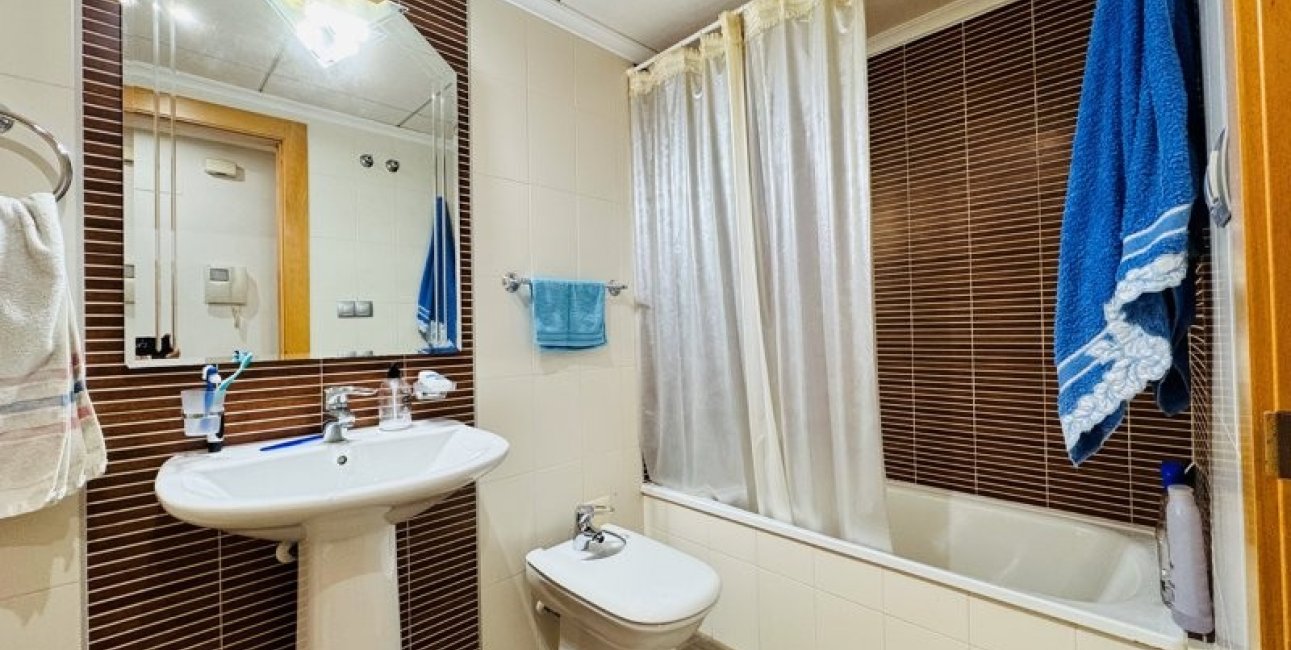 Resale - Apartment / flat -
Torrevieja - La Mata