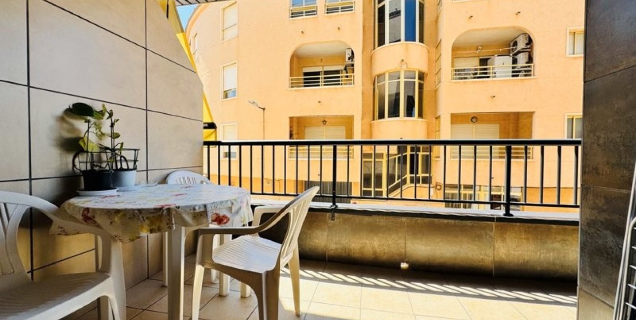 Resale - Apartment / flat -
Torrevieja - La Mata