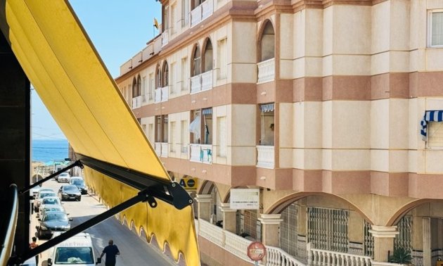 Resale - Apartment / flat -
Torrevieja - La Mata