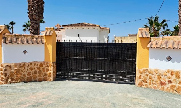 Reventa - Finca -
Catral - Catral - Country