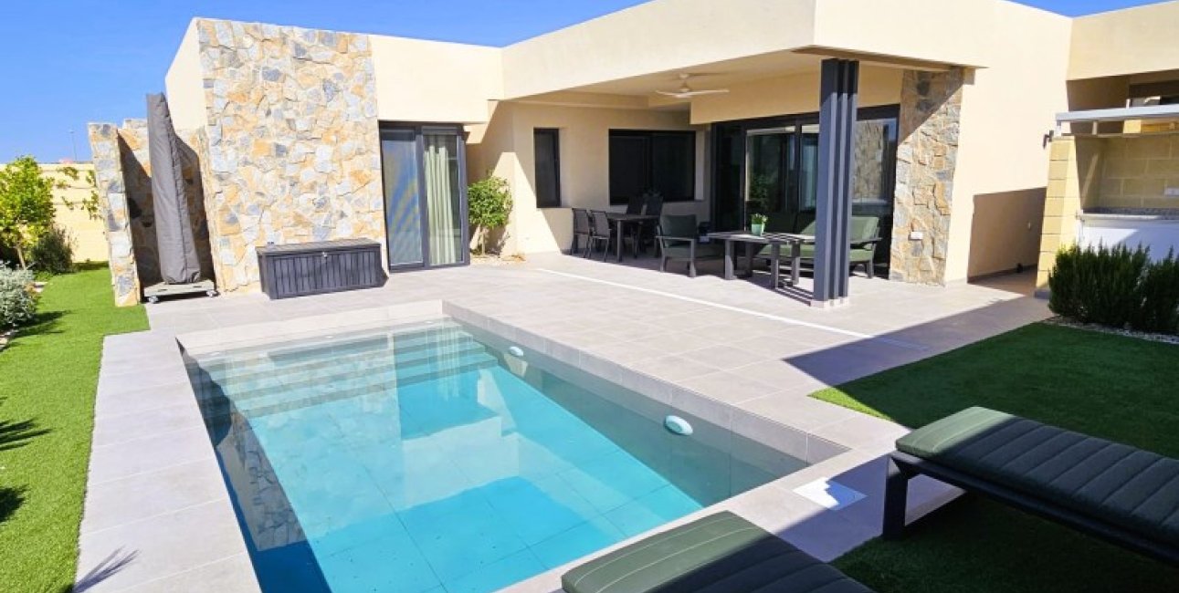 Resale - Villa -
Baños y Mendigo - Murcia