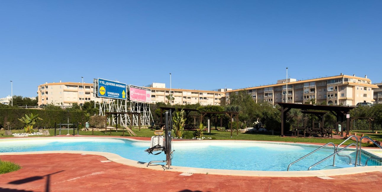 Resale - Bungalow -
Torrevieja - Parque de las Naciones