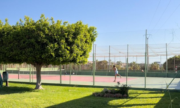 Resale - Bungalow -
Torrevieja - Parque de las Naciones