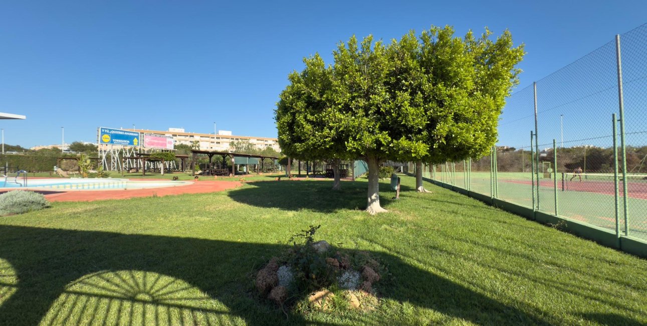 Resale - Bungalow -
Torrevieja - Parque de las Naciones