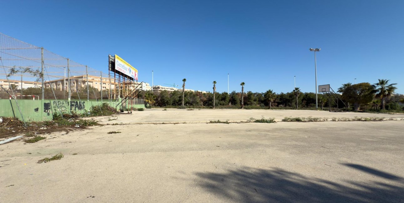 Resale - Bungalow -
Torrevieja - Parque de las Naciones