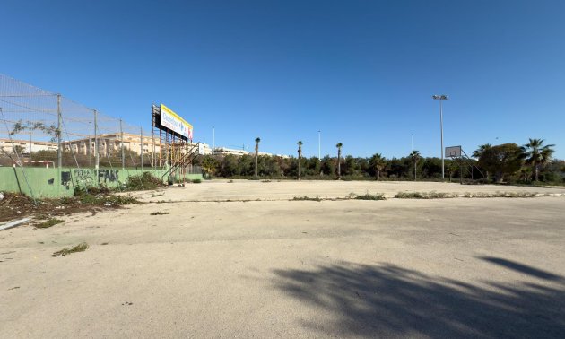 Resale - Bungalow -
Torrevieja - Parque de las Naciones