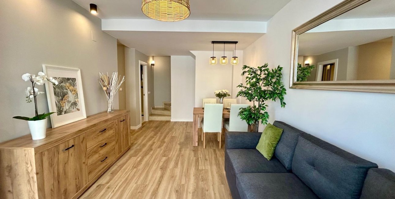 Resale - Townhouse -
Orihuela - Urbanización Perla del Mar