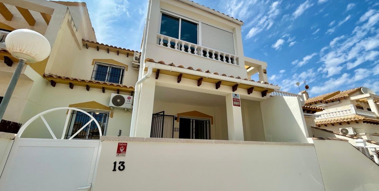 Resale - Townhouse -
Orihuela - Urbanización Perla del Mar