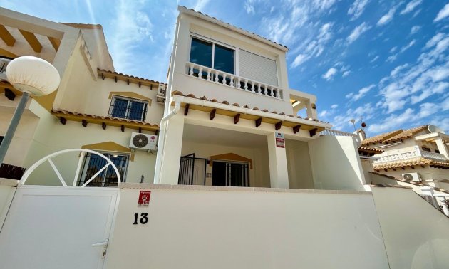 Resale - Townhouse -
Orihuela - Urbanización Perla del Mar