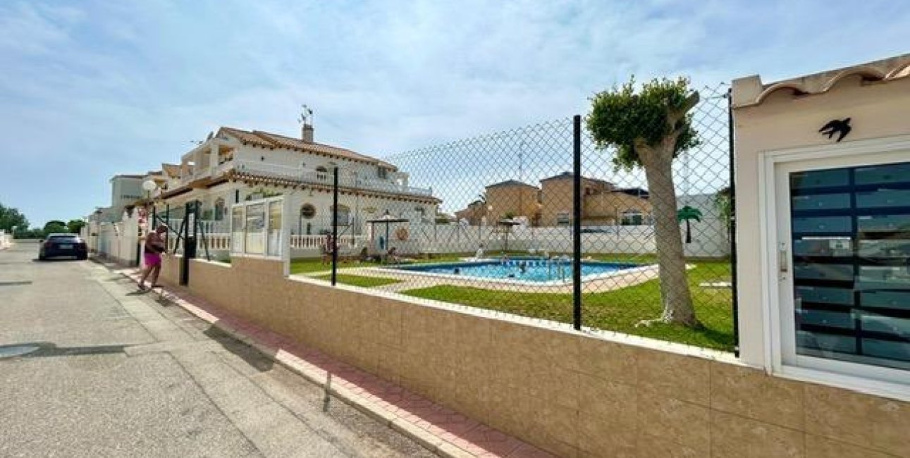 Resale - Townhouse -
Orihuela - Urbanización Perla del Mar