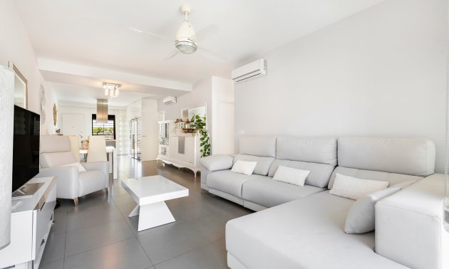 Resale - Apartment / flat -
Pilar de la Horadada - Torre De La Horadada