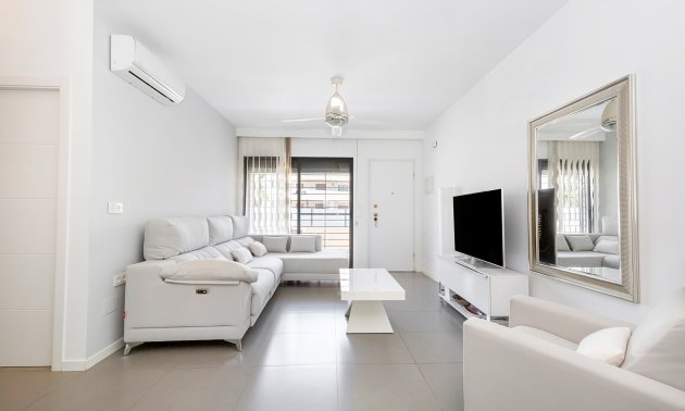 Resale - Apartment / flat -
Pilar de la Horadada - Torre De La Horadada