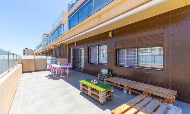 Resale - Apartment / flat -
Pilar de la Horadada - Torre De La Horadada