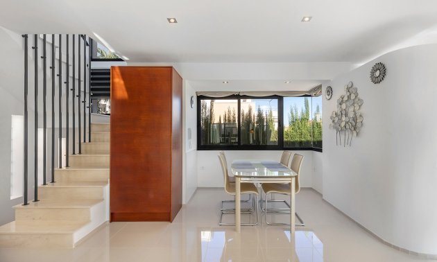 Resale - Villa -
Orihuela Costa - La Zenia