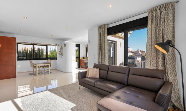 Resale - Villa -
Orihuela Costa - La Zenia