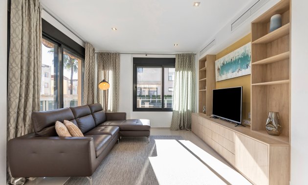 Resale - Villa -
Orihuela Costa - La Zenia